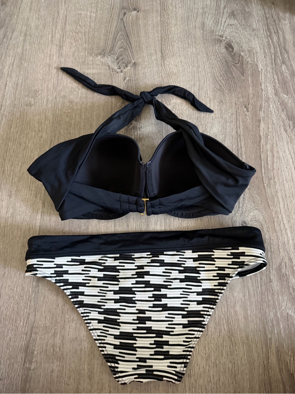 Victoria's Secret Black Halter Bikini with Black & White Patterned Bottom S 34DD - Picture 2 of 5